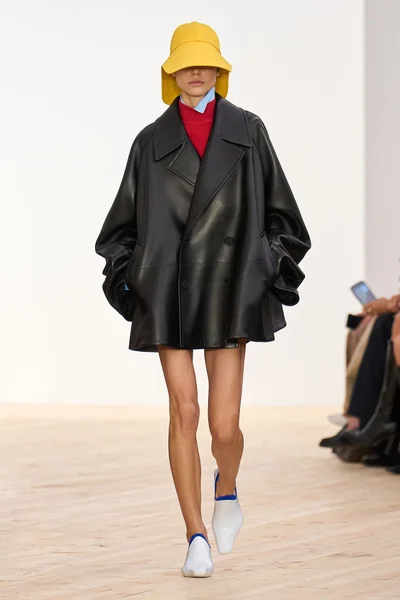 Look 11